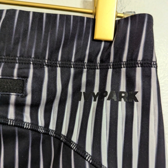 Ivy Park Medium Black White Kaleidoscope Gym Yoga Pilates Workout Gym Leggings - Picture 5 of 12